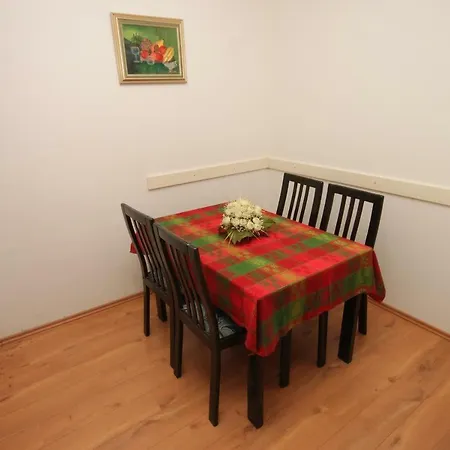 Pjescana Uvala 7385c Pula